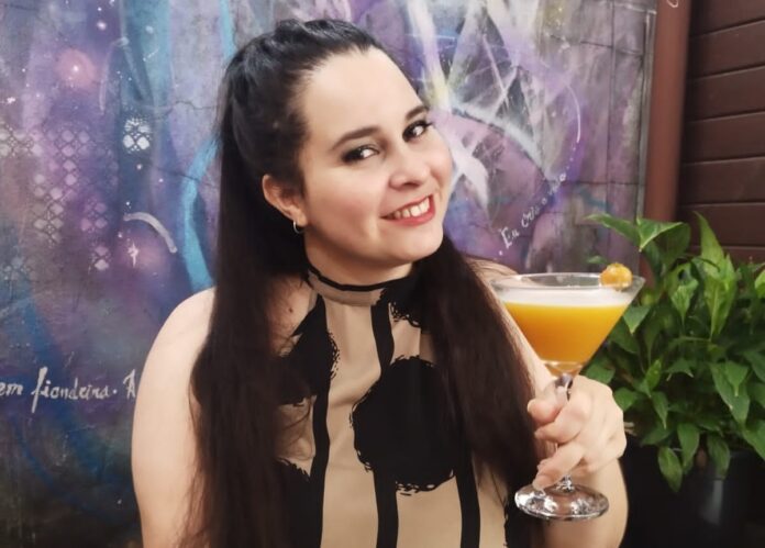 Andrea Cruz apresenta novos drinks no Franklin Bar. crédito Divulgação