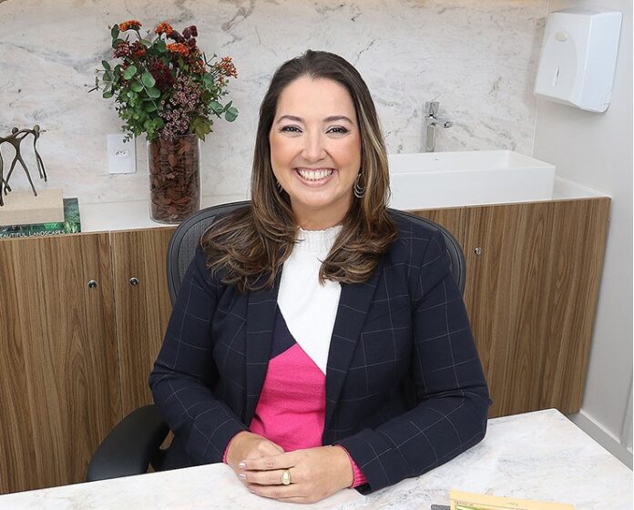 Juliane_Ferreira_EMILIANA_OLIVEIRA
