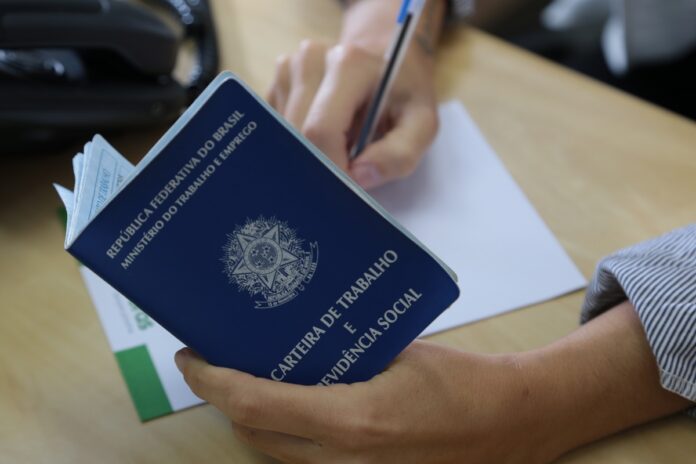 Mauricio-Vieira-Arquivo-Secom-Carteira-de-Trabalho-2