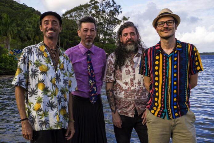 Flora Marginal é formada por Jesus Leoneti, Alessandro Shiquefuzi, Bebeco Rocha e Cassiano Vedana. crédito Jeremie Bonheure