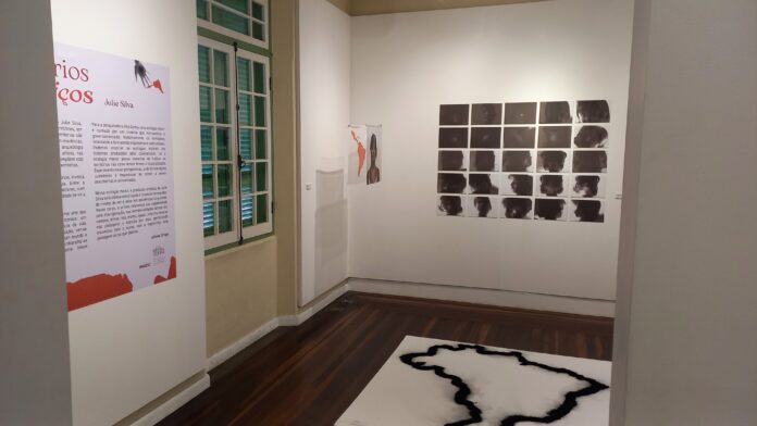 Exposição da artista Julie Silva. crédito Juliano Zanotelli