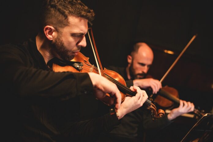 Ricardo Muller - violino e diretor artístico Ressonâncias