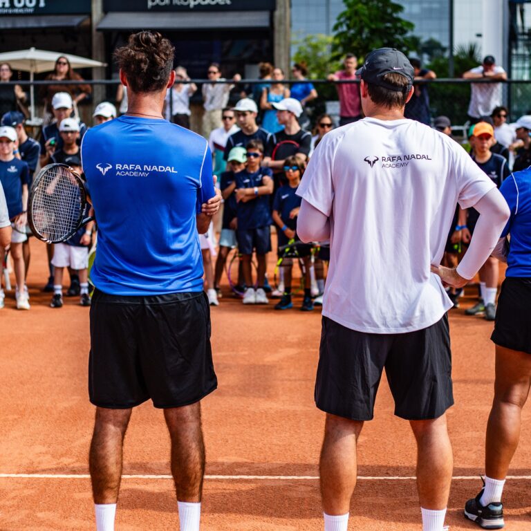 Camps da academia de Rafael Nadal no RJ e Florianópolis atendem juvenis e adultos